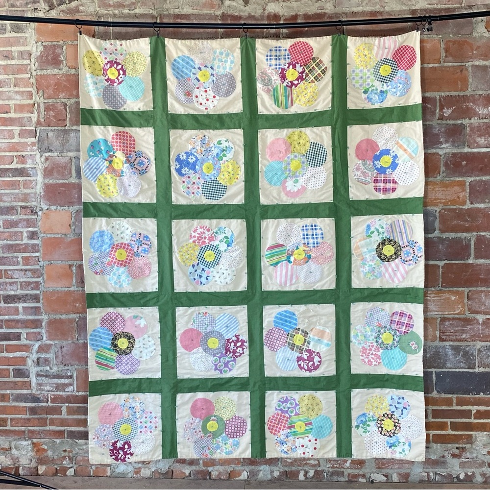 Vintage Dresden Plate Feed Sack Tie Quilt 64” x 78”